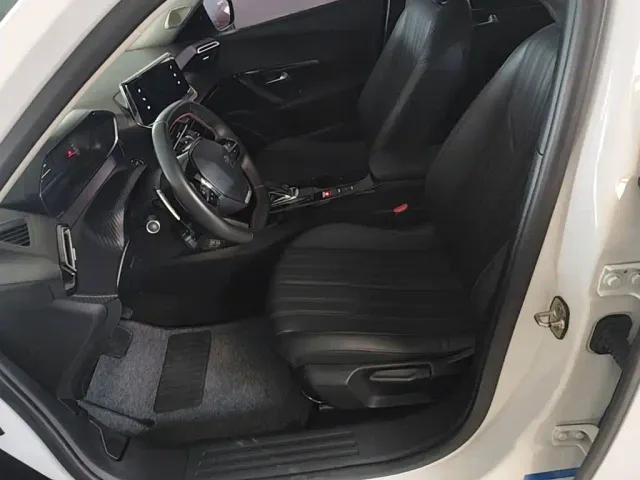 Peugeot 2008 — Фото автомобиля 14