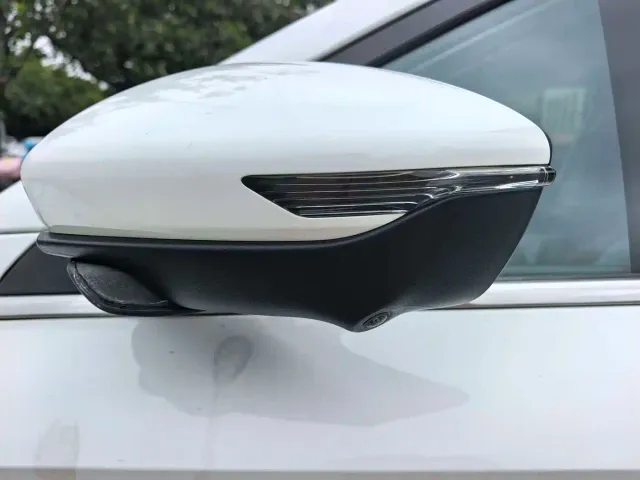 Geely Emgrand — Фото автомобиля 6