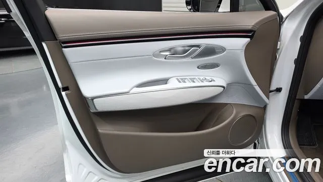 Genesis GV70 — Фото автомобиля 13