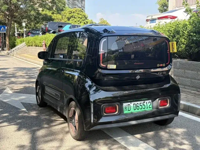 Baojun KiWi EV — Фото автомобиля 9