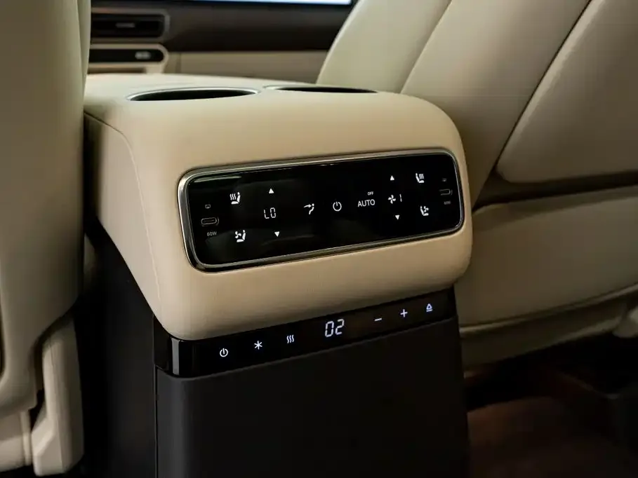Li Auto Li Auto MEGA 2024 Ultra — Фото автомобиля 27