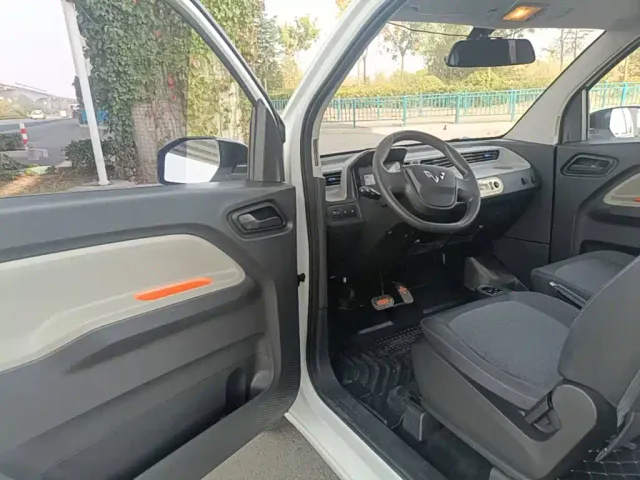 Wuling Hongguang Mini EV — Фото автомобиля 15