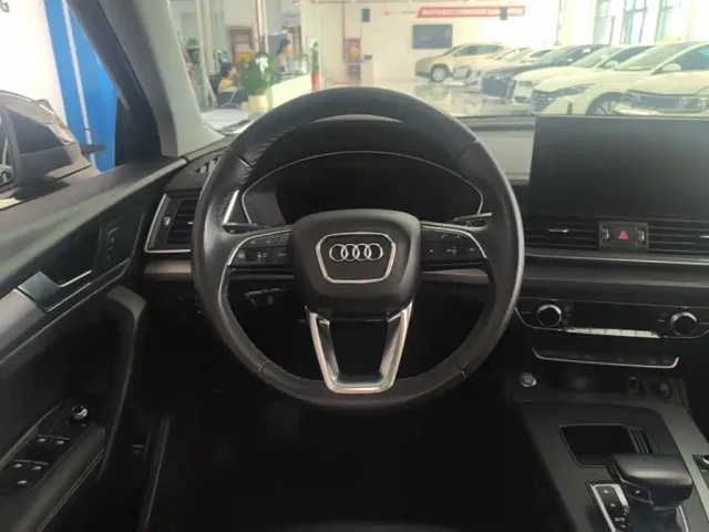 Audi Q5L — Фото автомобиля 10