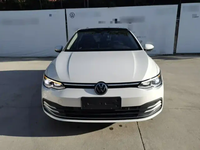 Volkswagen Golf — Фото автомобиля 2