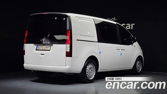 Hyundai Staria Staria Карго 5 мест — Фото автомобиля 2
