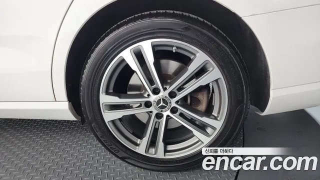 Mercedes-Benz E-Class E-класс W213 E350 4MATIC Avantgarde — Фото автомобиля 20
