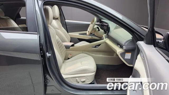 Hyundai Avante CN7 — Фото автомобиля 16