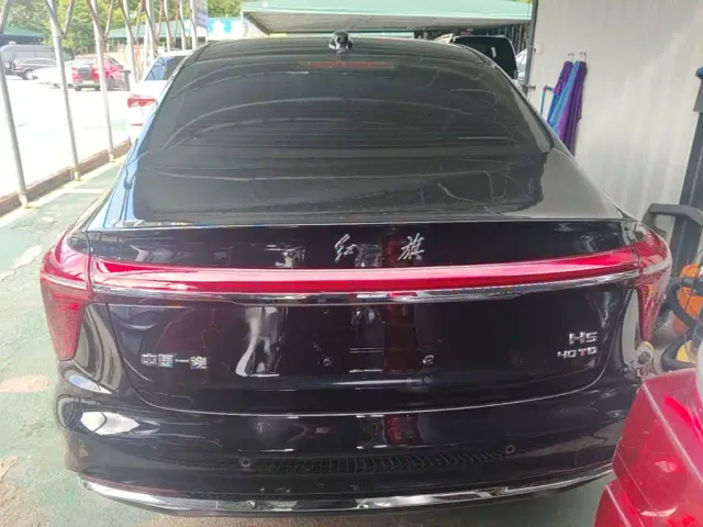 Hongqi H5 — Фото автомобиля 5