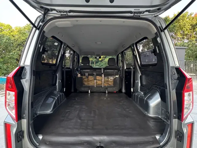 Wuling Hongguang Plus — Фото автомобиля 11