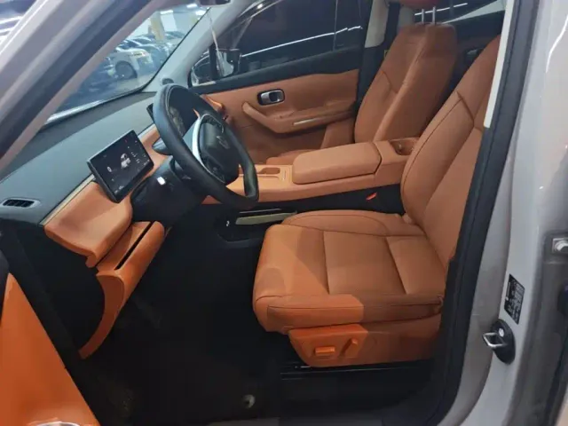 Leapmotor C10 — Фото автомобиля 14