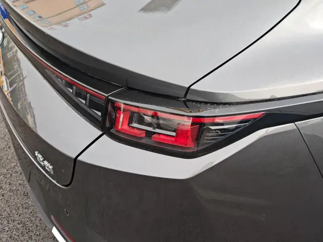 Changan Eado — Фото автомобиля 16