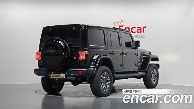 Фотография автомобиля — Jeep Wrangler JL