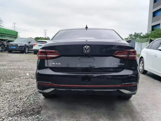 Volkswagen Lavida — Фото автомобиля 8
