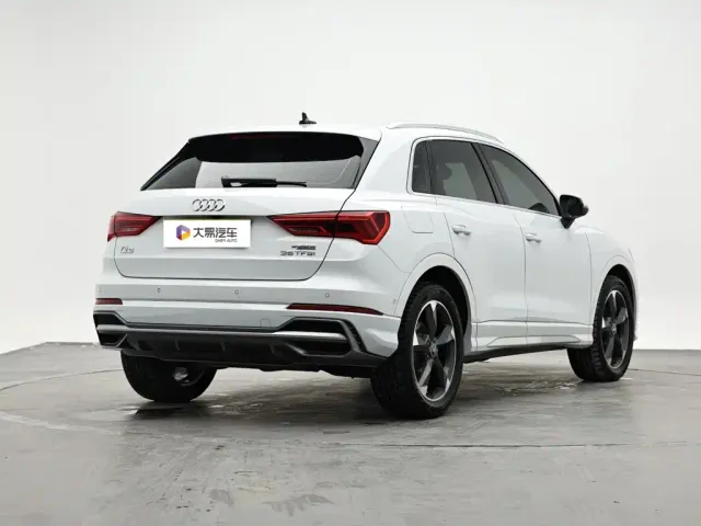 Audi Q3 — Фото автомобиля 3