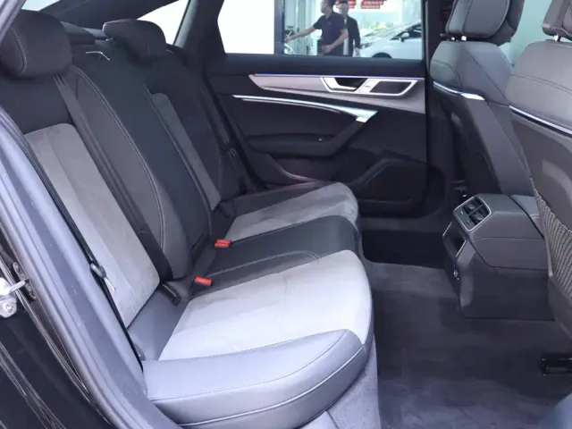 Audi A6L — Фото автомобиля 22