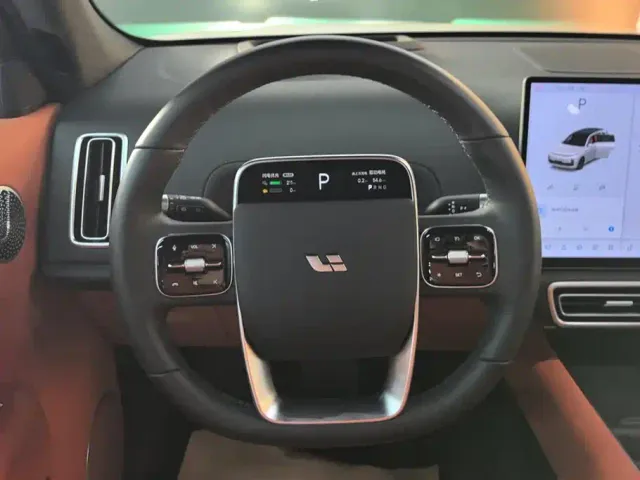 Li Auto L7 — Фото автомобиля 15