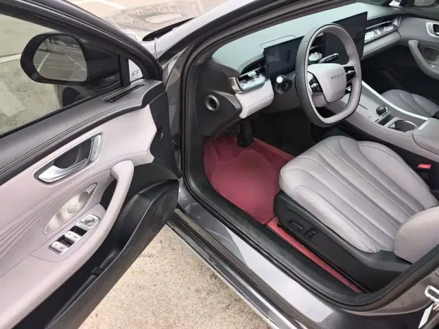 Roewe M7 DMH — Фото автомобиля 15