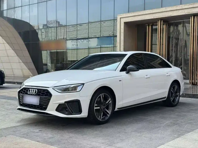 Фотография автомобиля — Audi A4L