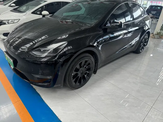 Фотография автомобиля — Tesla Model Y