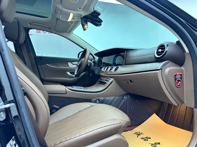 Mercedes-Benz E-Class — Фото автомобиля 11