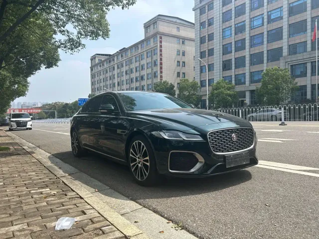 Jaguar XFL — Фото автомобиля 3