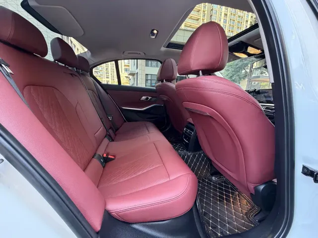 BMW 3 Series — Фото автомобиля 11