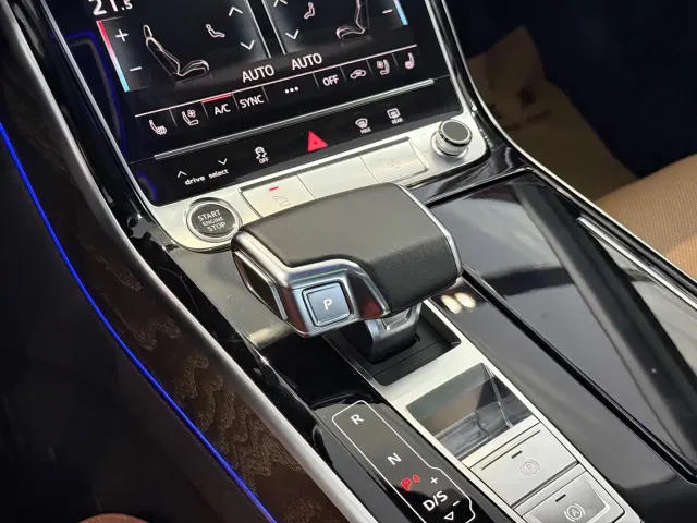 Audi A8 — Фото автомобиля 9