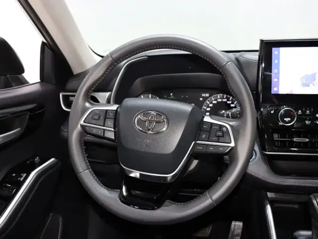 Toyota Highlander — Фото автомобиля 13