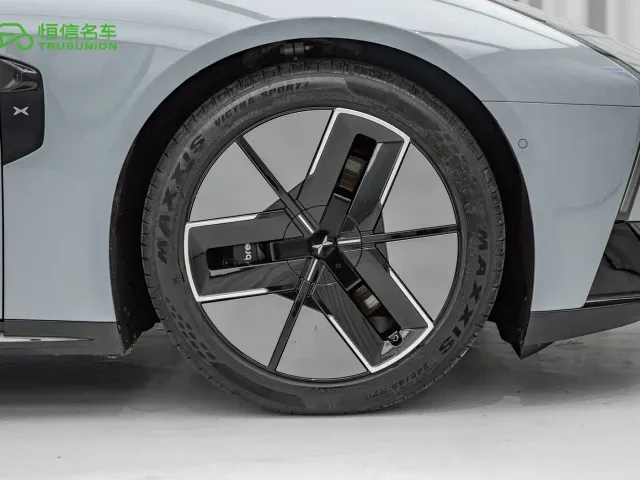 Xpeng P7 — Фото автомобиля 8