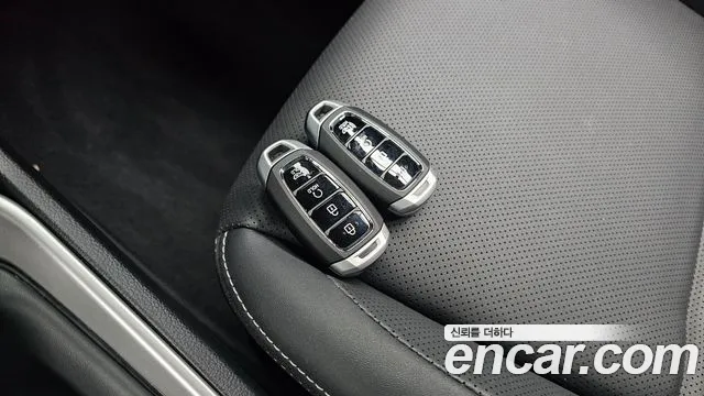 Hyundai Venue — Фото автомобиля 21