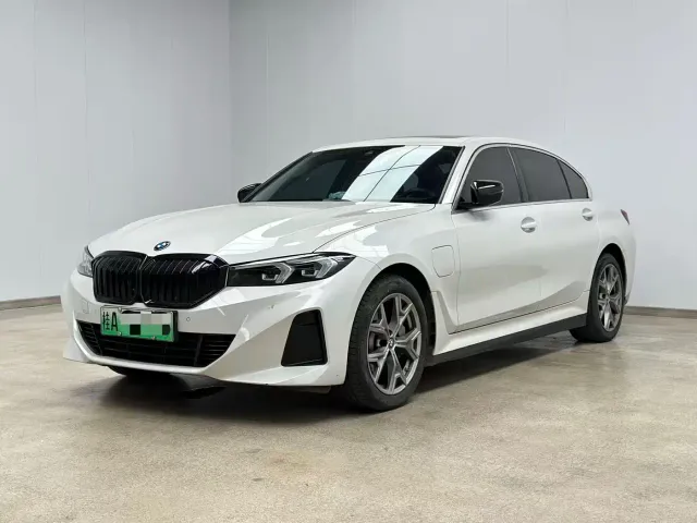 Фотография автомобиля — BMW i3