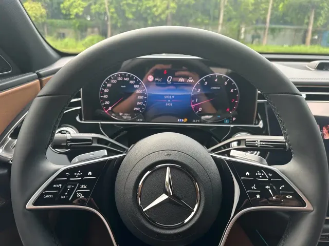 Mercedes-Benz E-Class — Фото автомобиля 9