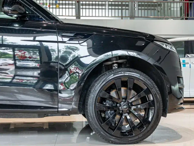 Land Rover Range Rover Sport — Фото автомобиля 5