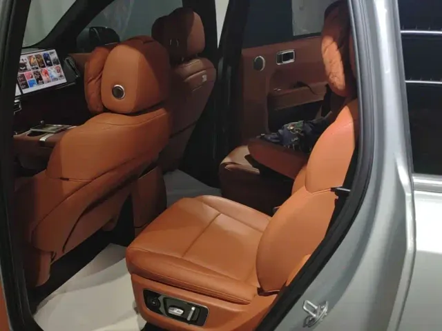 Li Auto L9 — Фото автомобиля 16