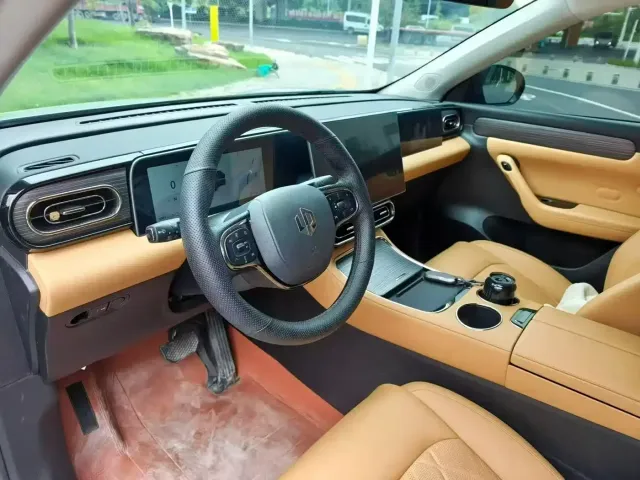 Leapmotor C11 — Фото автомобиля 4