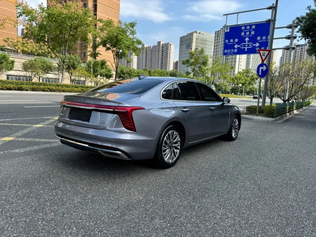 Hongqi H5 — Фото автомобиля 14