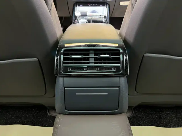 Audi A8 — Фото автомобиля 15
