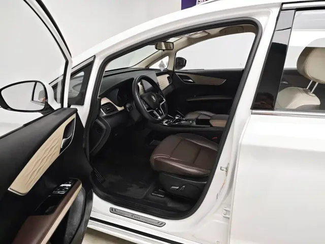 BYD Song MAX — Фото автомобиля 13
