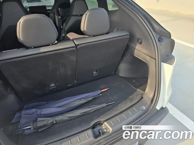 Tesla Model Y — Фото автомобиля 13