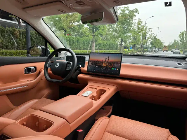 Leapmotor C16 — Фото автомобиля 14
