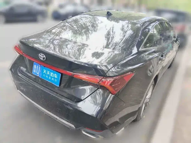 Toyota Avalon — Фото автомобиля 2