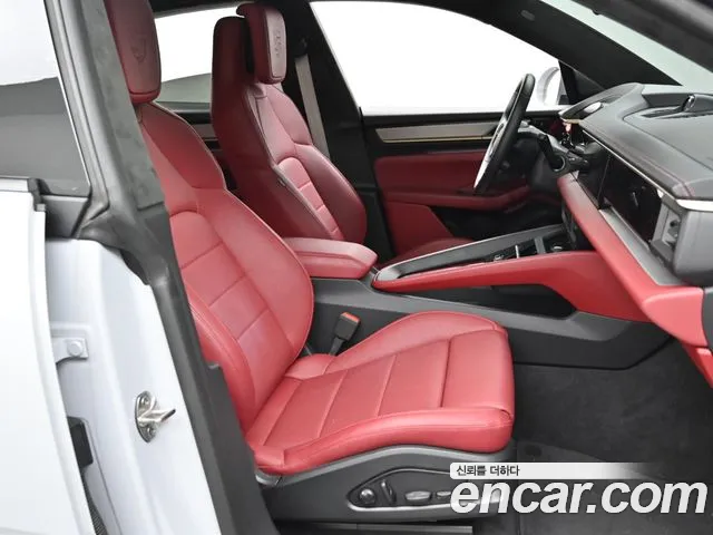 Porsche Macan — Фото автомобиля 10
