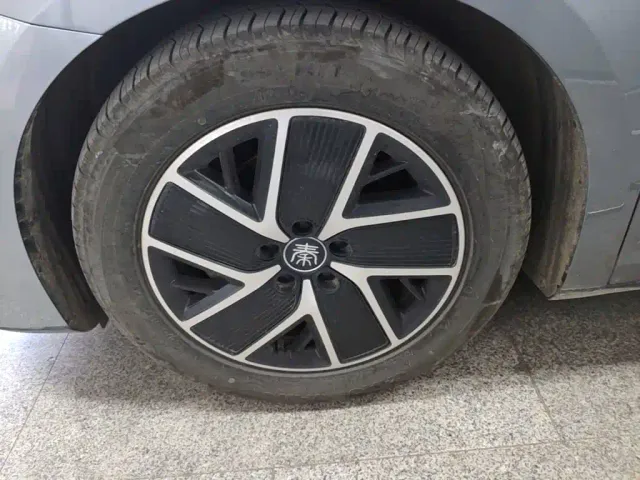 BYD Qin L — Фото автомобиля 22