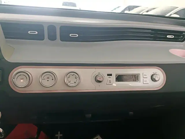 Wuling Hongguang Mini EV — Фото автомобиля 12
