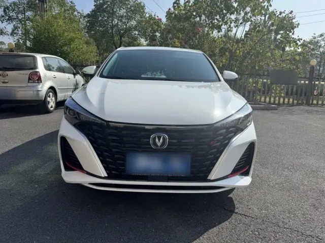 Changan Eado — Фото автомобиля 4