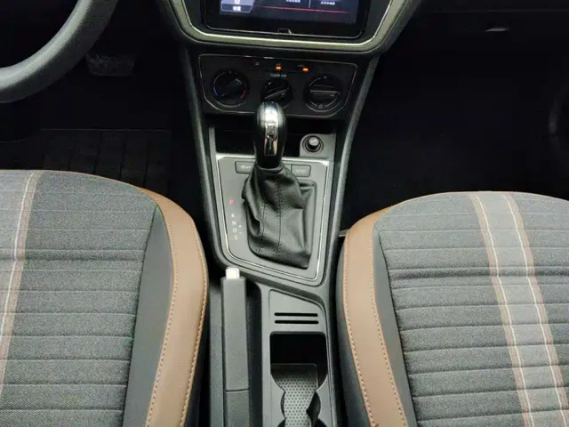 Volkswagen Lavida — Фото автомобиля 16