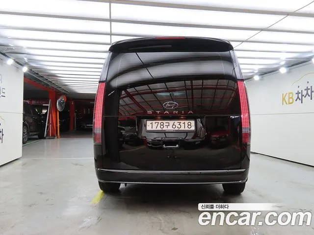 Hyundai Staria Staria Lounge 9 мест — Фото автомобиля 4