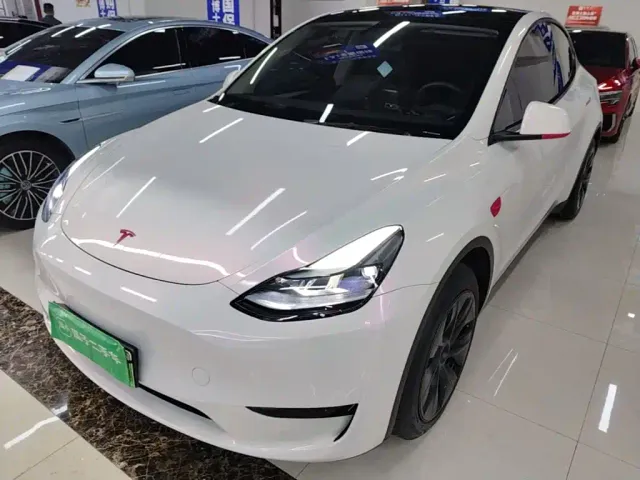 Фотография автомобиля — Tesla Model Y