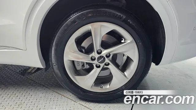 Genesis GV70 2.5T Бензин AWD — Фото автомобиля 5