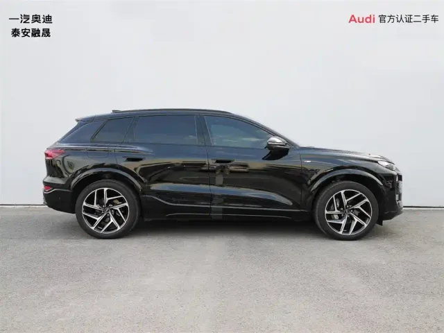 Audi Q6L e-tron — Фото автомобиля 3